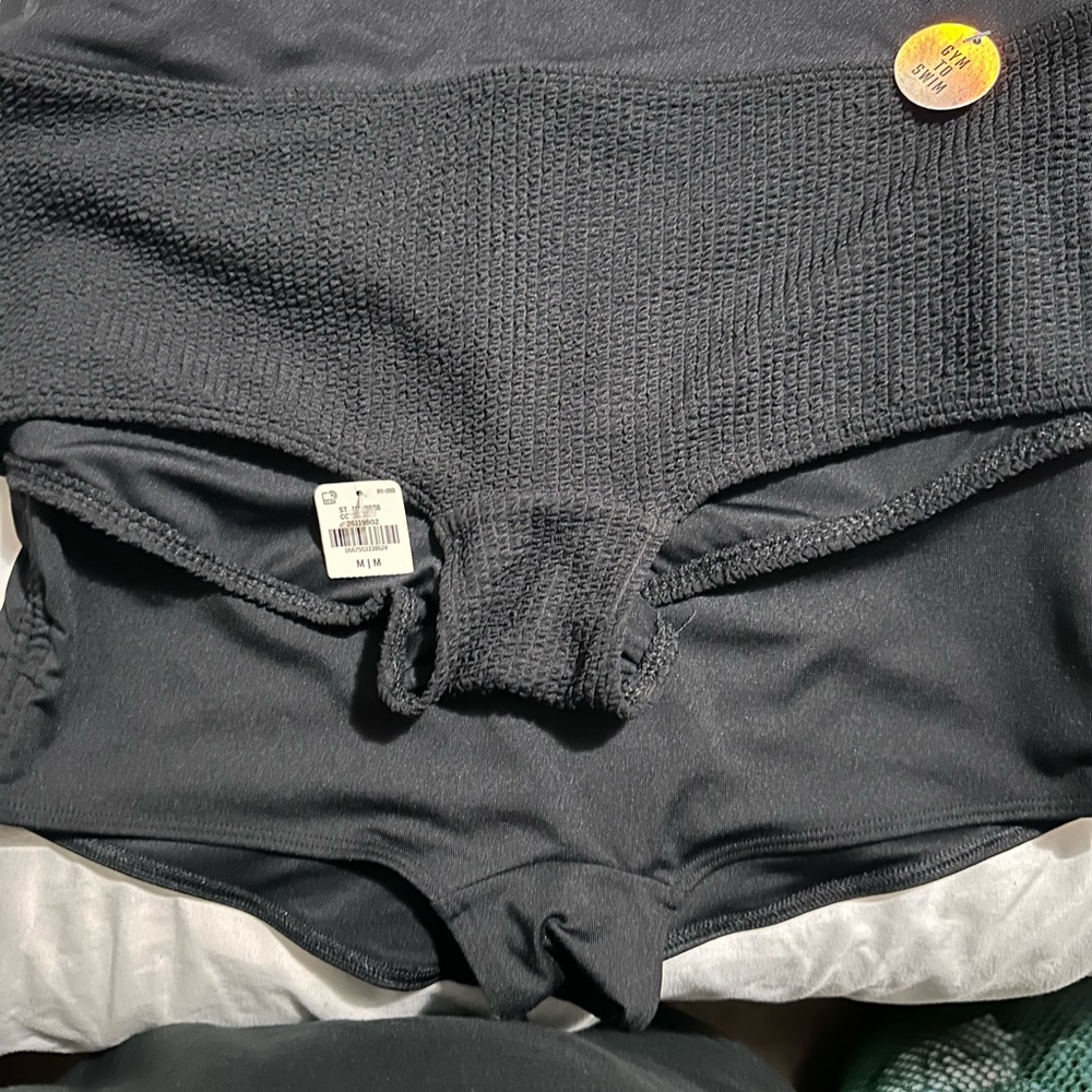 Victoria Secret Bundle - Picture 3 of 5